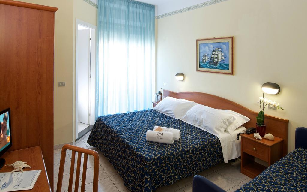 Hotel Queen Mary Cattolica Room photo