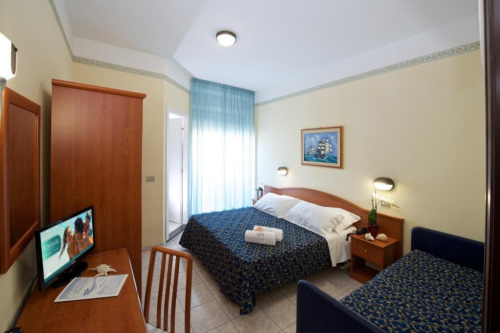 Hotel Queen Mary Cattolica Room photo